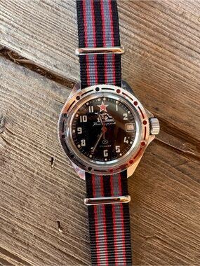 Vostok komandirskie Black Dial Military Dive Watch with Red Star